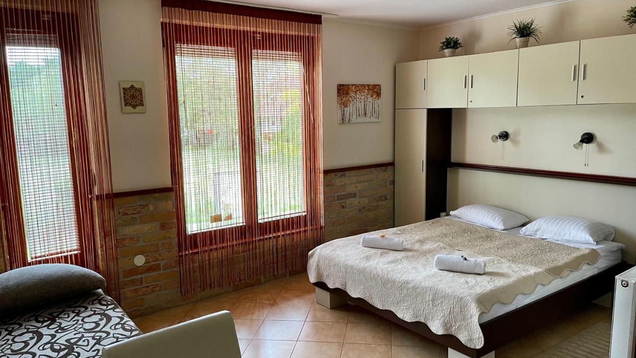 Gyula Var Panorama Apartman エクステリア 写真