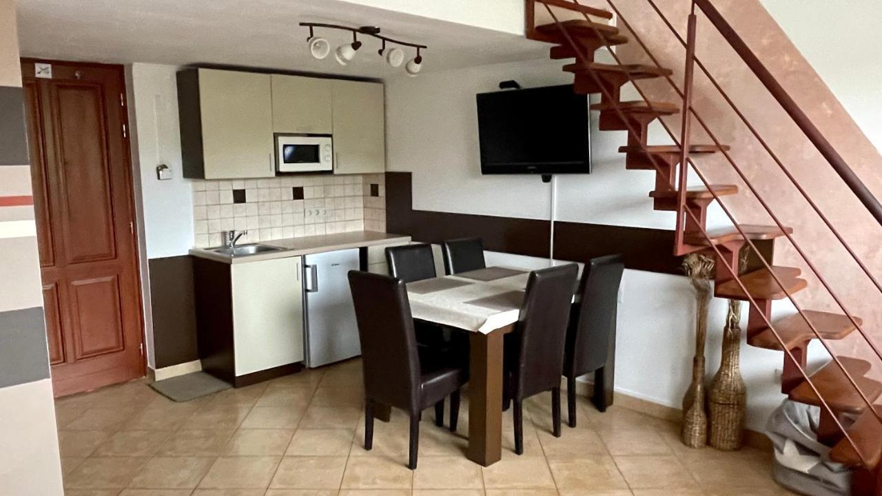 Gyula Var Panorama Apartman エクステリア 写真