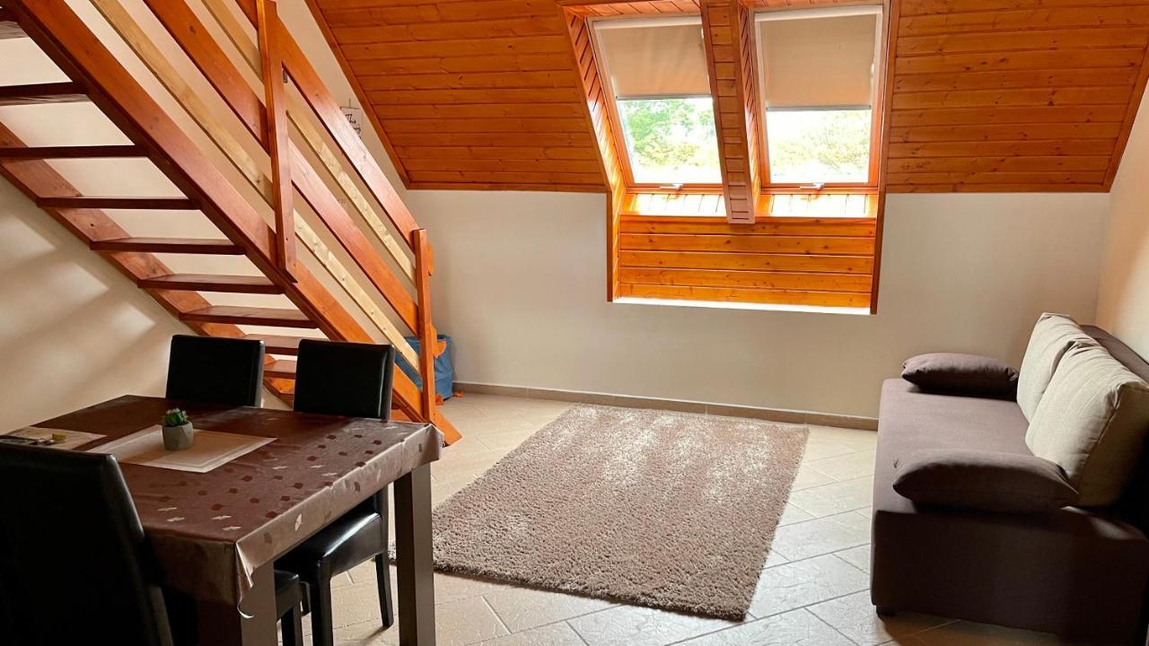 Gyula Var Panorama Apartman エクステリア 写真